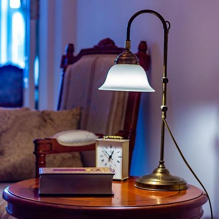 Classic Style Apartment In The Center Of Riga Esterno foto