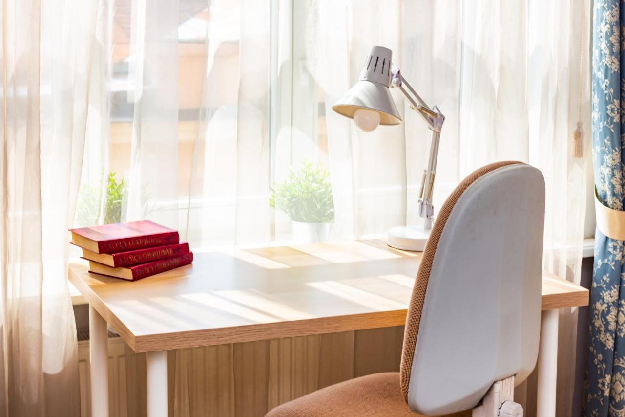 Classic Style Apartment In The Center Of Riga Esterno foto