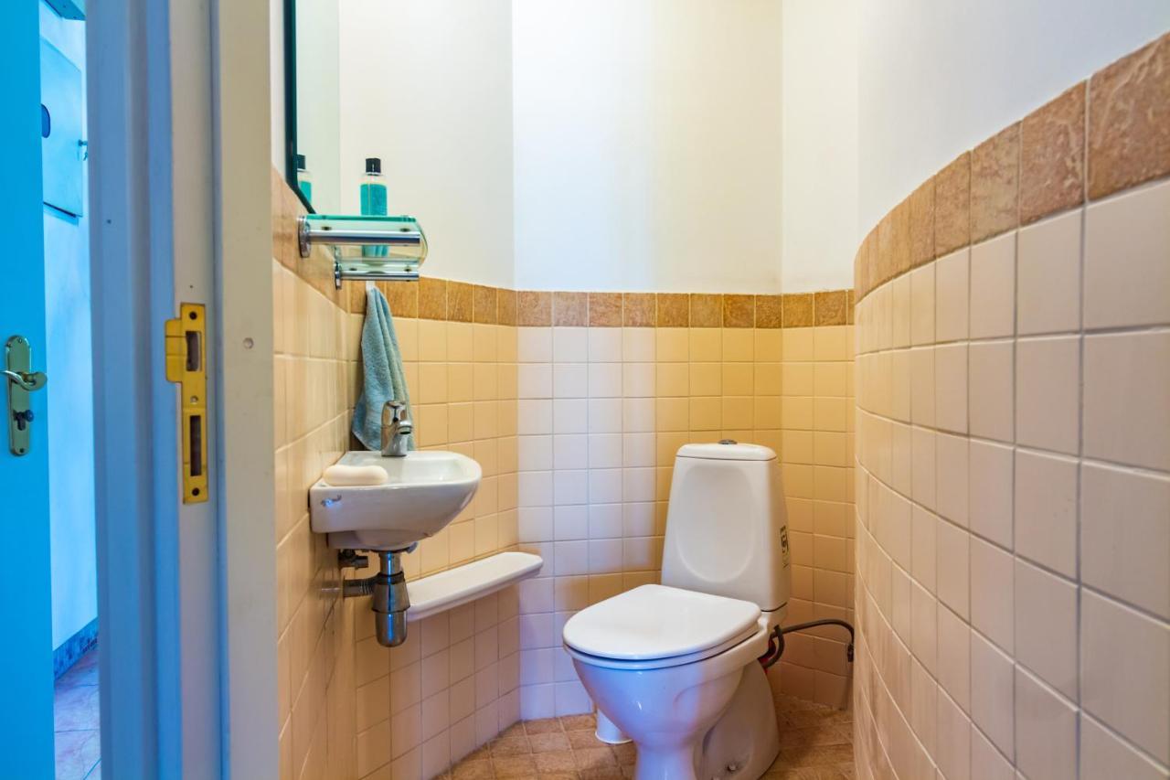 Classic Style Apartment In The Center Of Riga Esterno foto