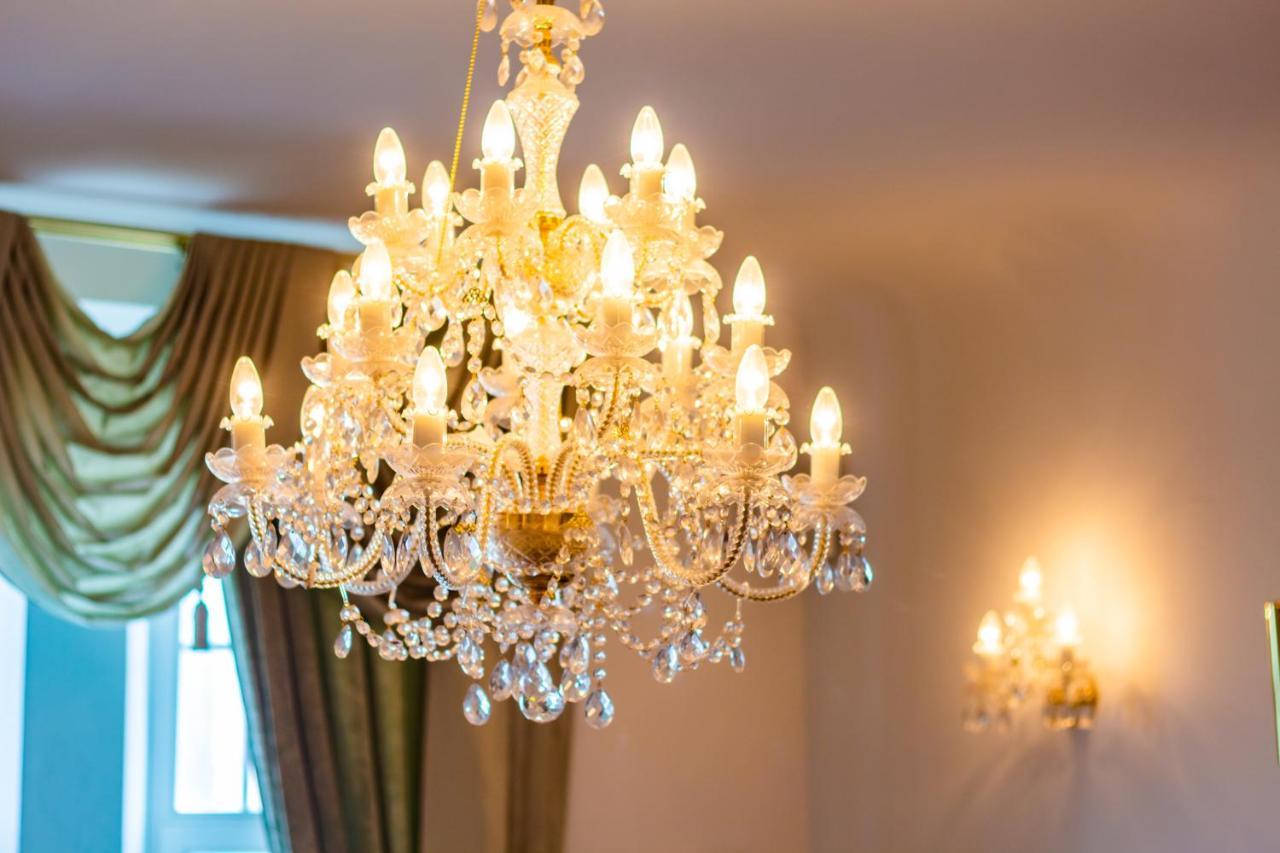Classic Style Apartment In The Center Of Riga Esterno foto