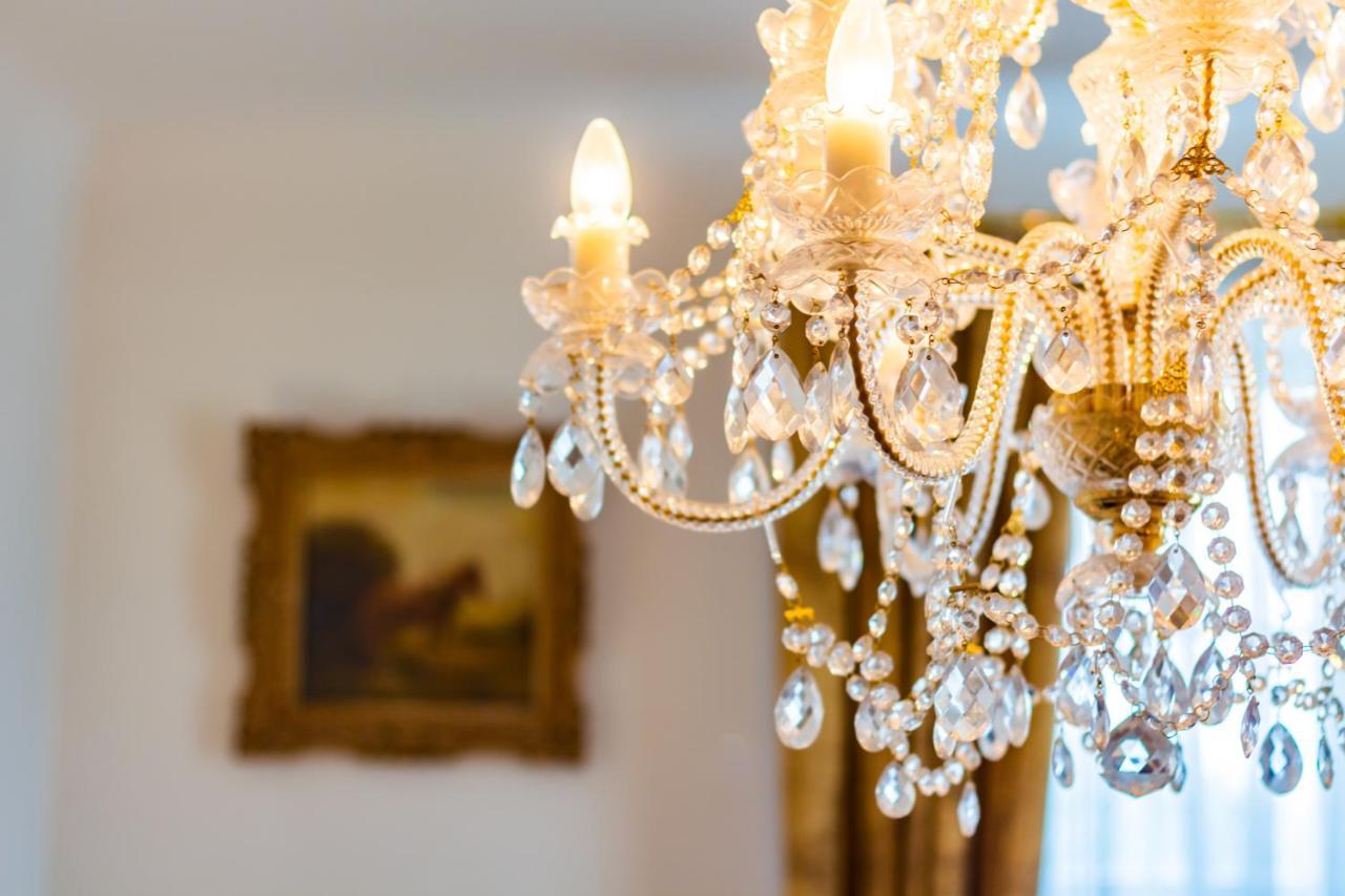 Classic Style Apartment In The Center Of Riga Esterno foto