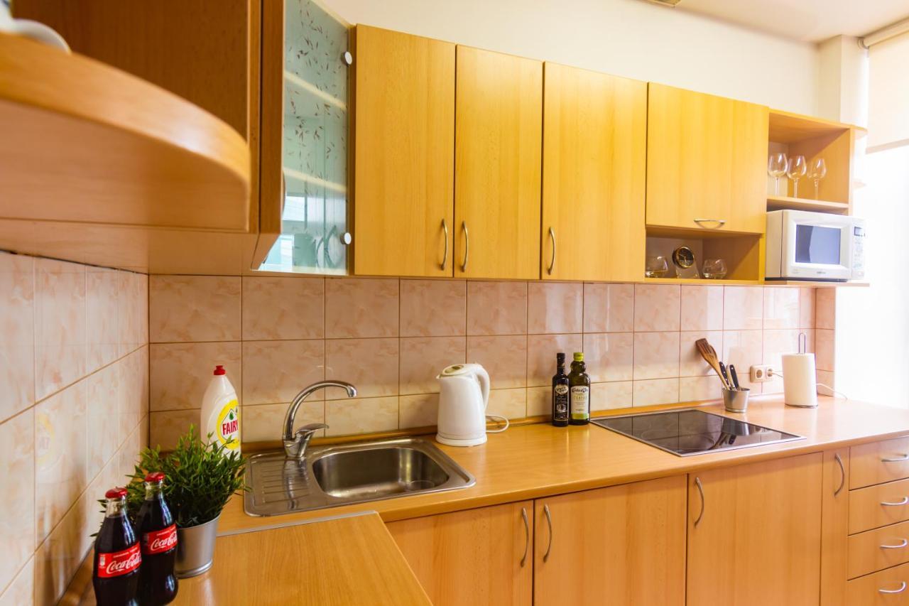Classic Style Apartment In The Center Of Riga Esterno foto