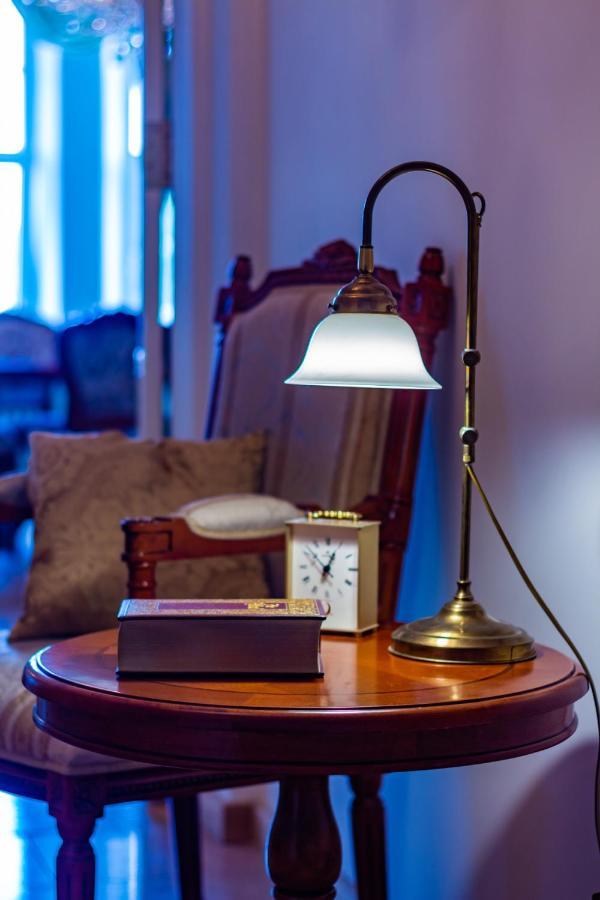 Classic Style Apartment In The Center Of Riga Esterno foto